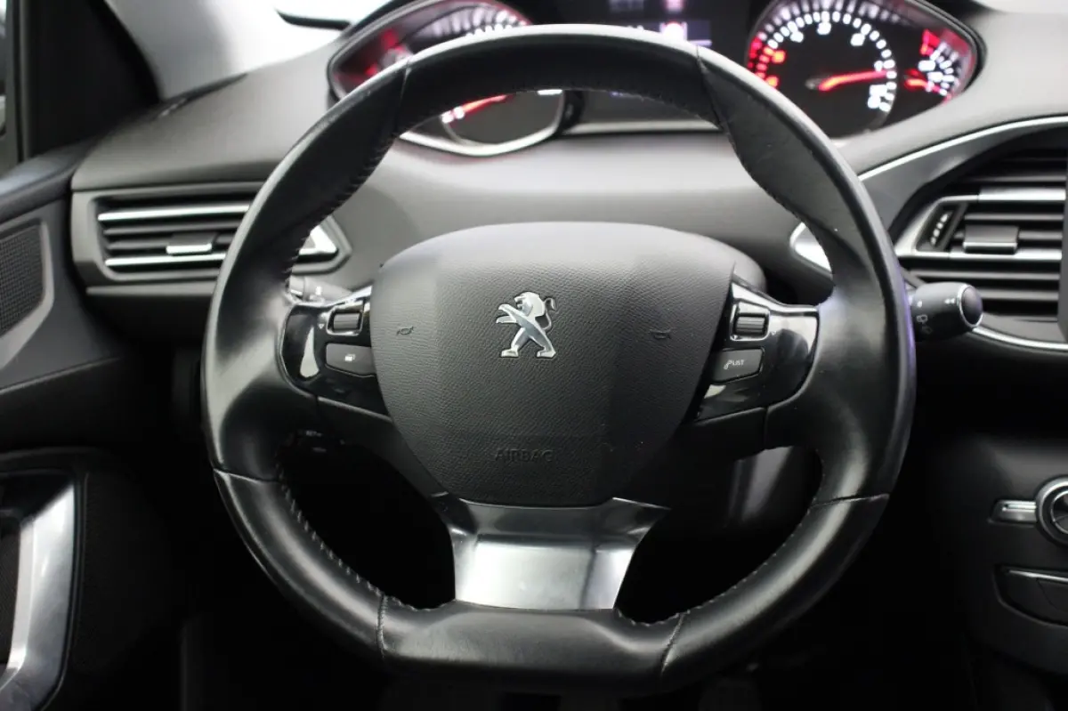 1.5 BlueHDI Allure - Carplay, Massage, Stoelverw. Trekhaak