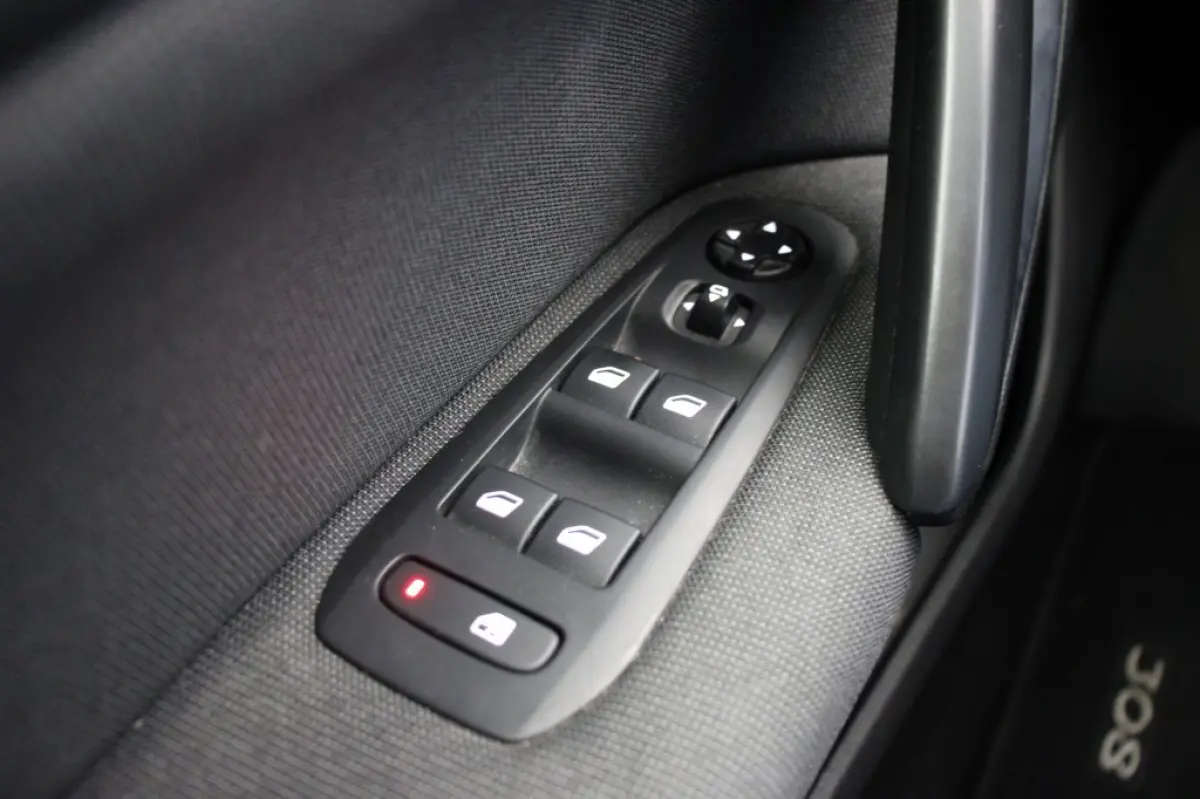 1.5 BlueHDI Allure - Carplay, Massage, Stoelverw. Trekhaak