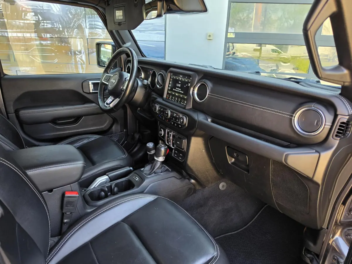 4xe 380 80th Anniversary|plug in hybrid