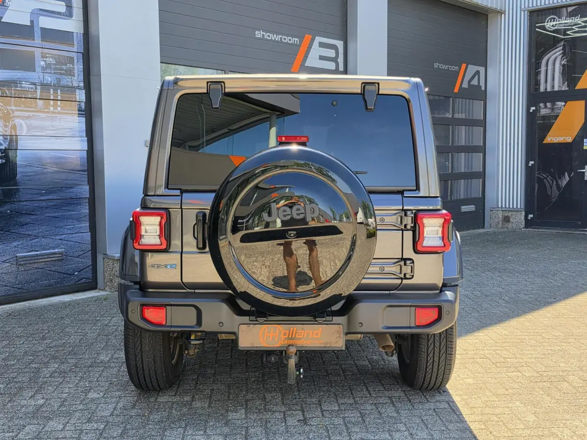 4xe 380 80th Anniversary|plug in hybrid