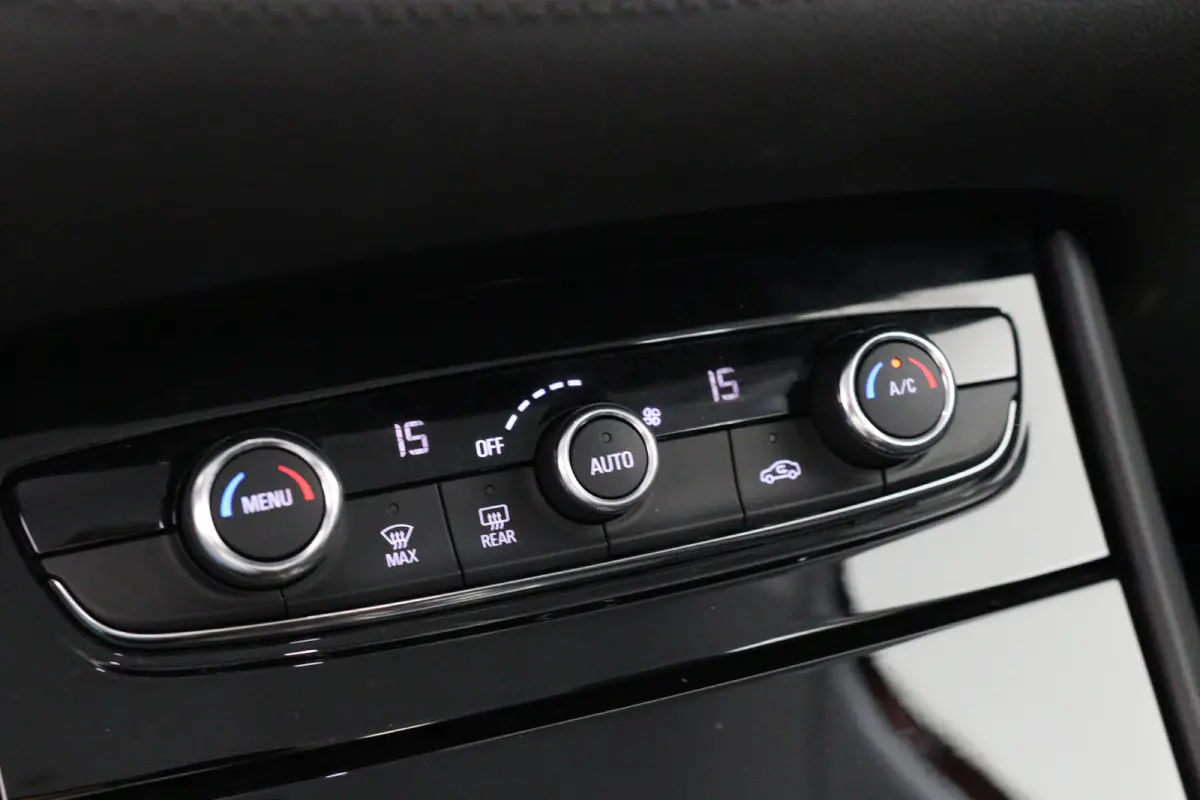 1.6 Turbo Hybrid Business Elegance | Dealer Onderhouden! | SOH 94% | LED | AGR | Camera | Navi | Clima | BLIS | Parkeersensoren | Lichtmetalen Velgen