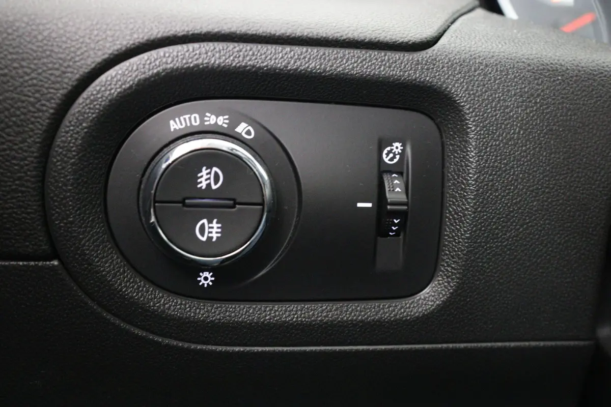 1.6 Turbo Hybrid Business Elegance | Dealer Onderhouden! | SOH 94% | LED | AGR | Camera | Navi | Clima | BLIS | Parkeersensoren | Lichtmetalen Velgen