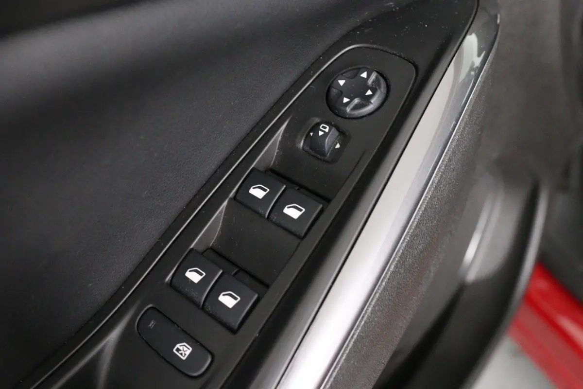 1.6 Turbo Hybrid Business Elegance | Dealer Onderhouden! | SOH 94% | LED | AGR | Camera | Navi | Clima | BLIS | Parkeersensoren | Lichtmetalen Velgen
