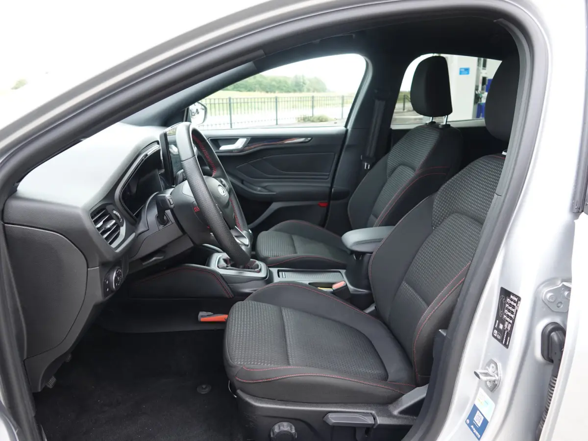 1.0 EcoBoost Hybrid 125PK ST Line X WINTER PACK | CAMERA | NAVI | CRUISE