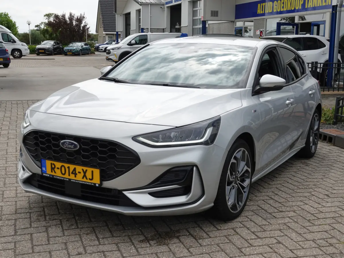 1.0 EcoBoost Hybrid 125PK ST Line X WINTER PACK | CAMERA | NAVI | CRUISE