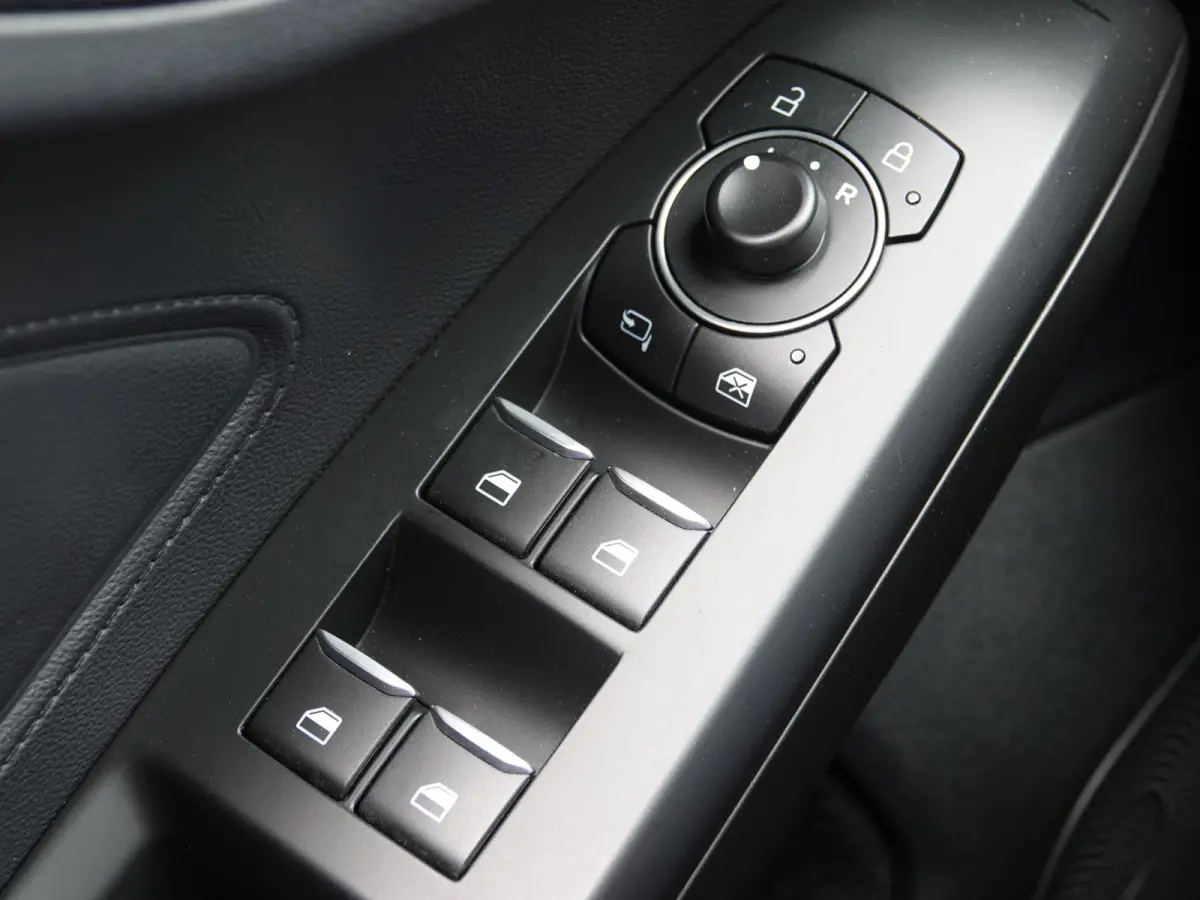 1.0 EcoBoost Hybrid 125PK ST Line X WINTER PACK | CAMERA | NAVI | CRUISE