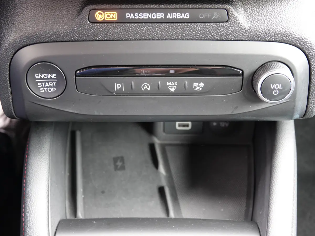 1.0 EcoBoost Hybrid 125PK ST Line X WINTER PACK | CAMERA | NAVI | CRUISE