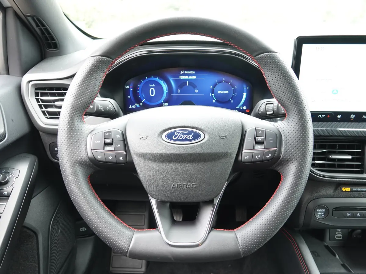 1.0 EcoBoost Hybrid 125PK ST Line X WINTER PACK | CAMERA | NAVI | CRUISE