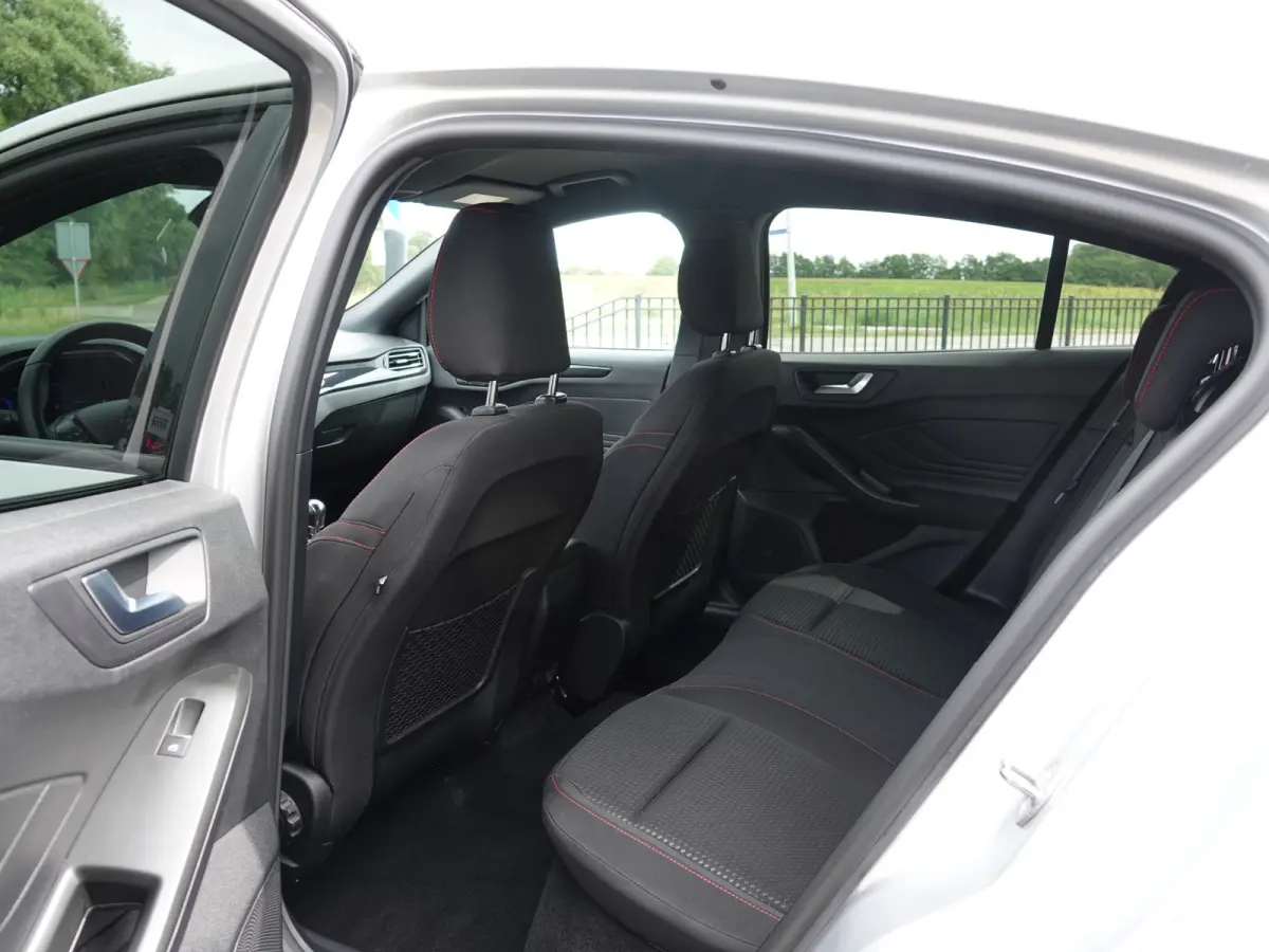 1.0 EcoBoost Hybrid 125PK ST Line X WINTER PACK | CAMERA | NAVI | CRUISE