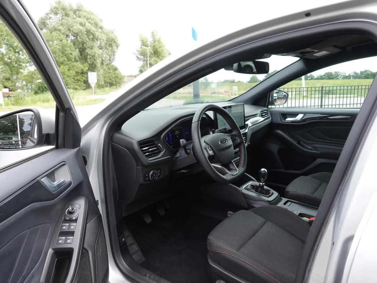 1.0 EcoBoost Hybrid 125PK ST Line X WINTER PACK | CAMERA | NAVI | CRUISE