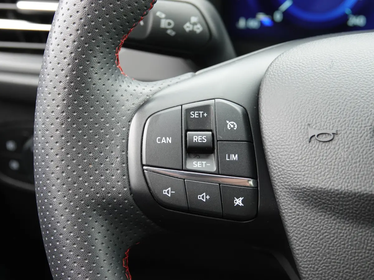 1.0 EcoBoost Hybrid 125PK ST Line X WINTER PACK | CAMERA | NAVI | CRUISE