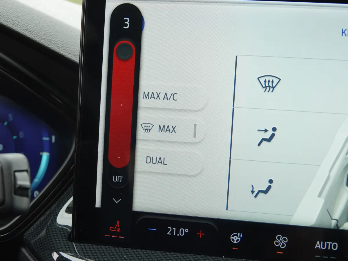 1.0 EcoBoost Hybrid 125PK ST Line X WINTER PACK | CAMERA | NAVI | CRUISE