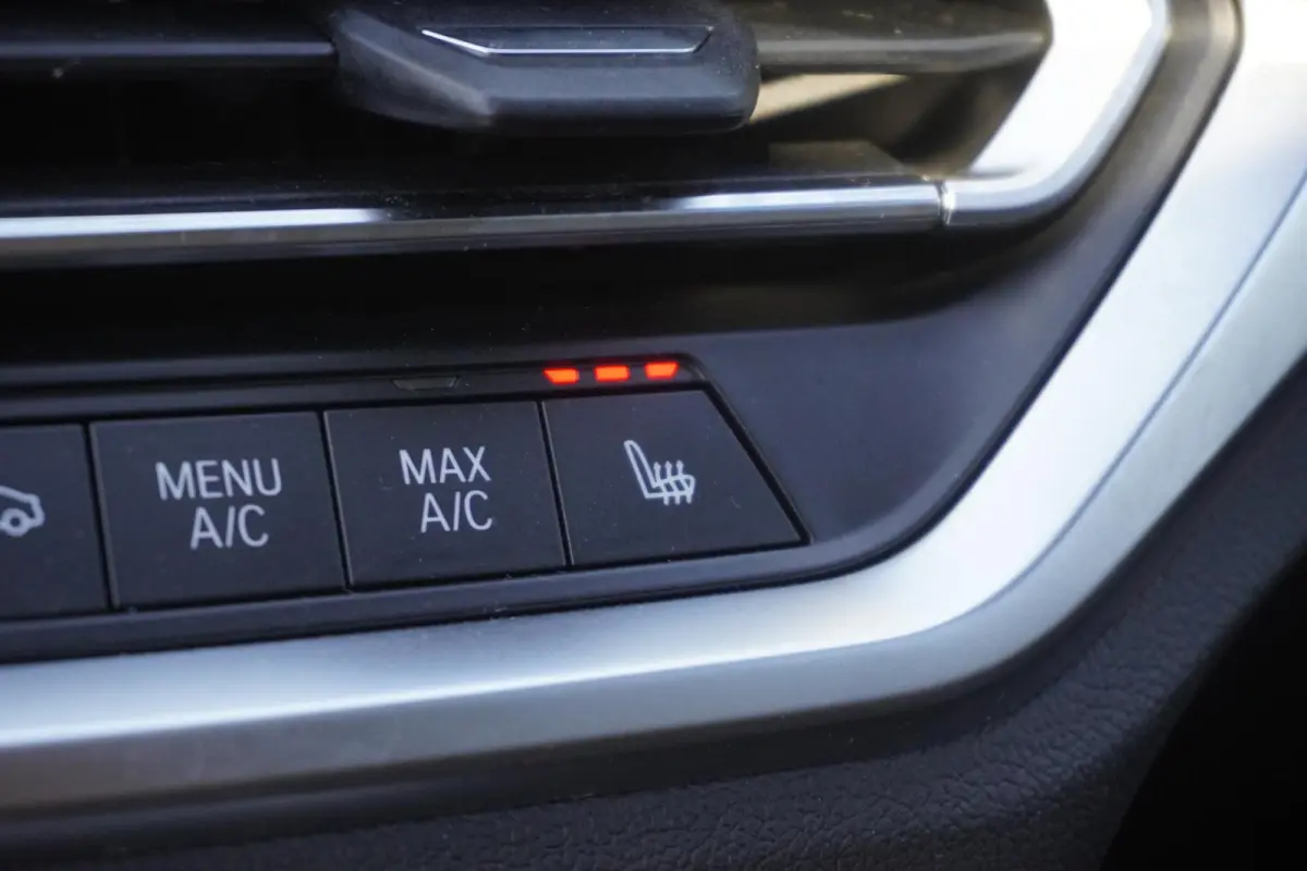 M340i xDrive High Executive | Parking Pack | Glazen panoramadak | HiFi System | Trekhaak met elektrisch wegklapbare kogel | BMW Head-Up Display | Lentevoordeel
