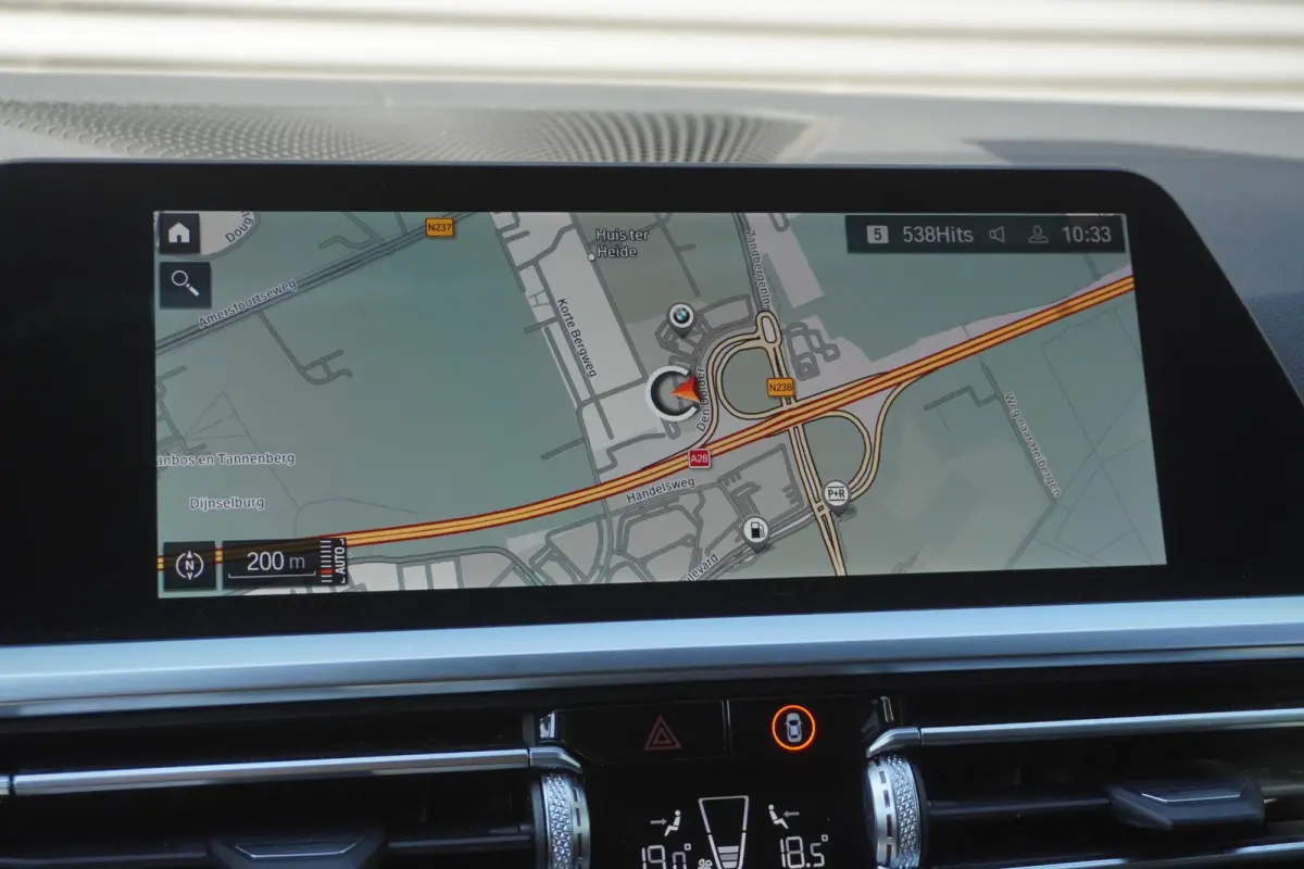 M340i xDrive High Executive | Parking Pack | Glazen panoramadak | HiFi System | Trekhaak met elektrisch wegklapbare kogel | BMW Head-Up Display | Lentevoordeel