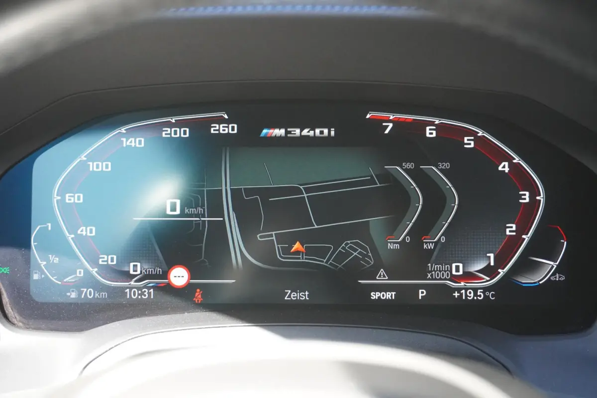 M340i xDrive High Executive | Parking Pack | Glazen panoramadak | HiFi System | Trekhaak met elektrisch wegklapbare kogel | BMW Head-Up Display | Lentevoordeel