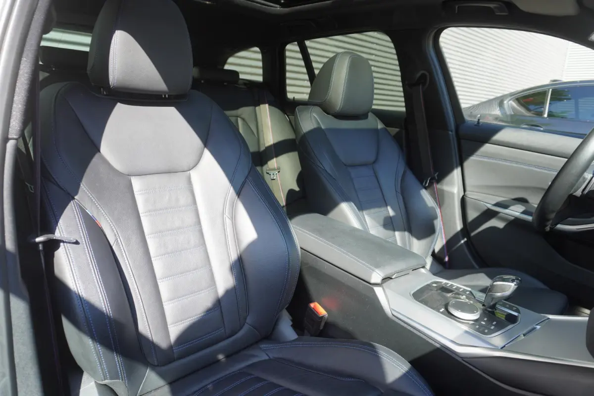 M340i xDrive High Executive | Parking Pack | Glazen panoramadak | HiFi System | Trekhaak met elektrisch wegklapbare kogel | BMW Head-Up Display | Lentevoordeel