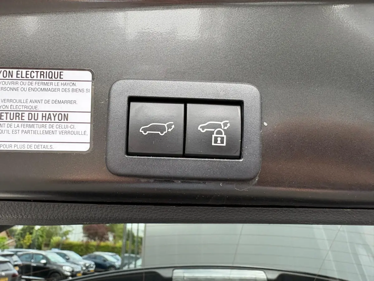 1.5 Hybrid Executive Navigatie/Camera/Elektr.-klep/Stoelverwarming