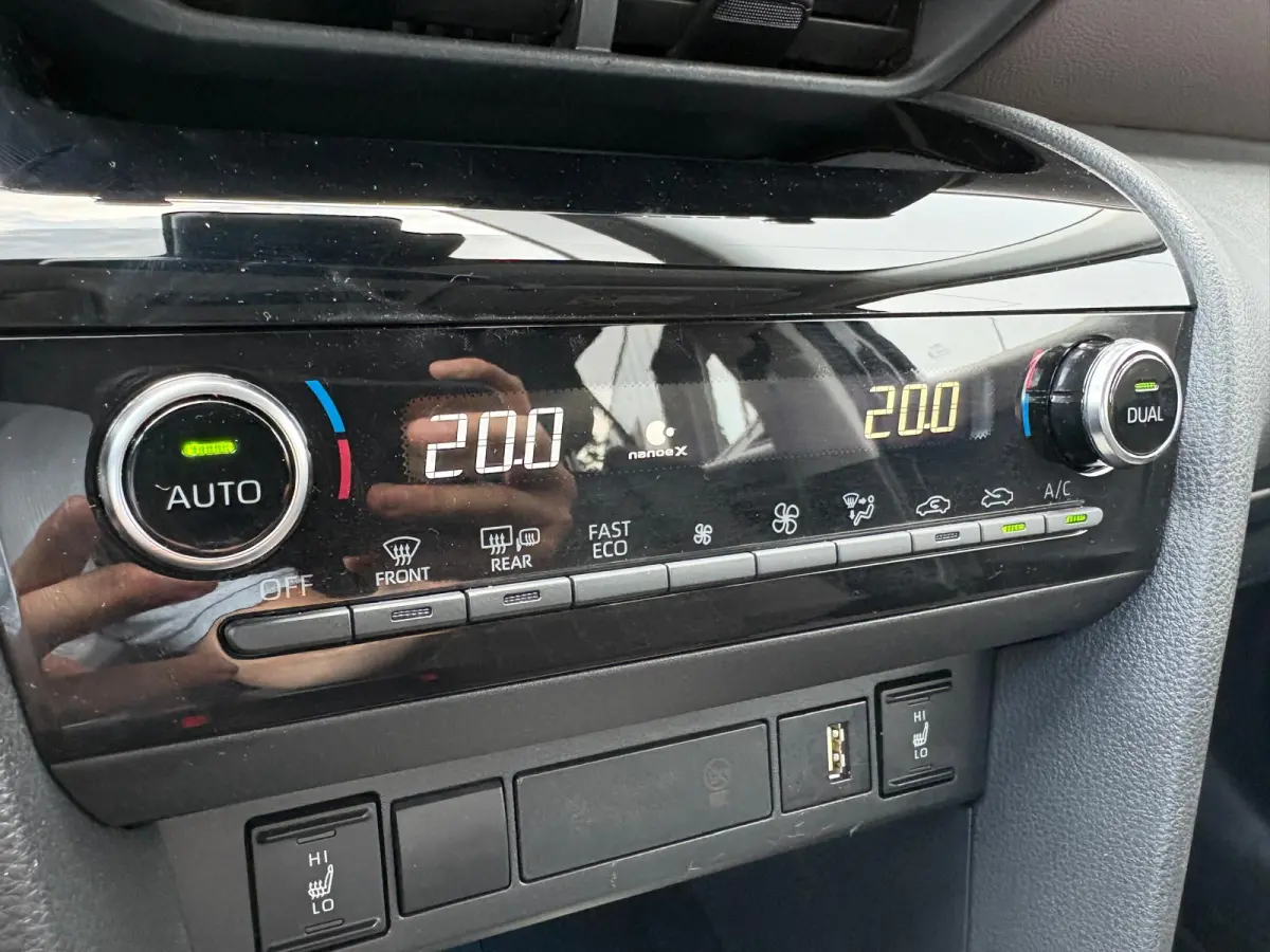 1.5 Hybrid Executive Navigatie/Camera/Elektr.-klep/Stoelverwarming
