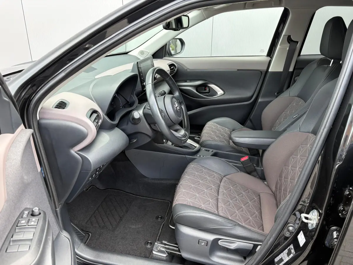 1.5 Hybrid Executive Navigatie/Camera/Elektr.-klep/Stoelverwarming