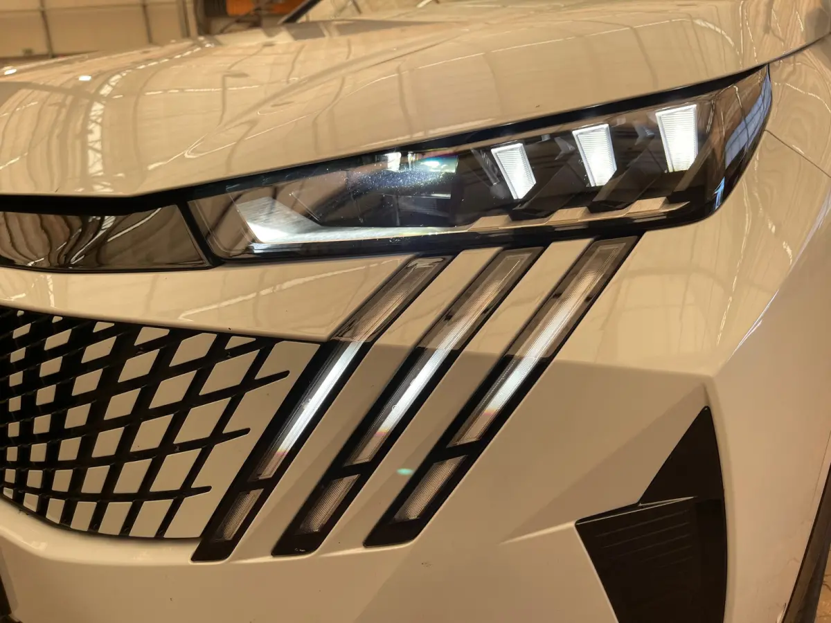 GT 73 kWh Panorama Dak | Rondomzicht Camera | 20" Lichtmetaal | Leder/Alcantara | Matrix LED | Elek. Achterklep | Achteruitrijcamera | Apple Carplay/Android Auto|telefoonintegratie premium |