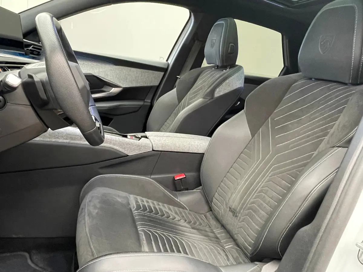 GT 73 kWh Panorama Dak | Rondomzicht Camera | 20" Lichtmetaal | Leder/Alcantara | Matrix LED | Elek. Achterklep | Achteruitrijcamera | Apple Carplay/Android Auto|telefoonintegratie premium |