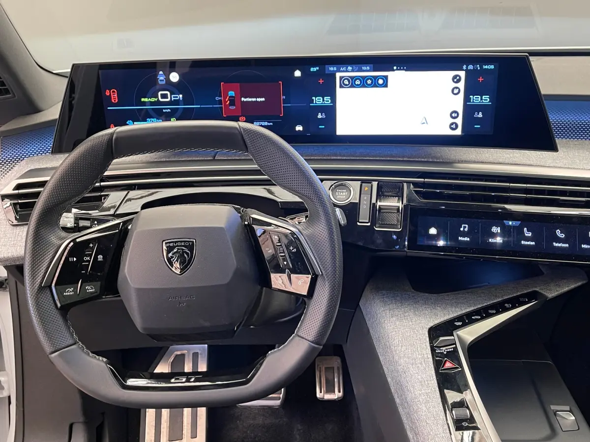 GT 73 kWh Panorama Dak | Rondomzicht Camera | 20" Lichtmetaal | Leder/Alcantara | Matrix LED | Elek. Achterklep | Achteruitrijcamera | Apple Carplay/Android Auto|telefoonintegratie premium |
