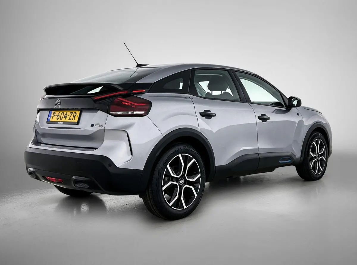 Feel 50 kWh | Automaat | Accu 94% | Climate control | Cruise control | Parkeersensoren | Lane assist | DAB | Apple carplay | Android auto | Lichtmetalen velgen |