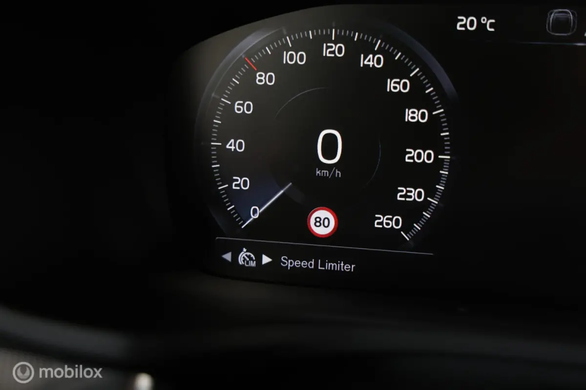 2.0 T6 Recharge AWD R-Design - Pano - B&W audio - Semi-elektrische trekhaak