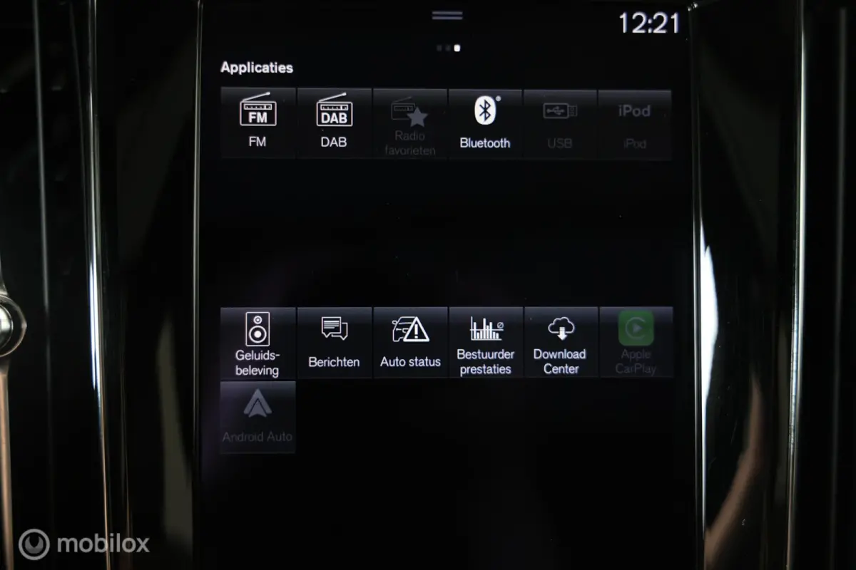 2.0 T6 Recharge AWD R-Design - Pano - B&W audio - Semi-elektrische trekhaak