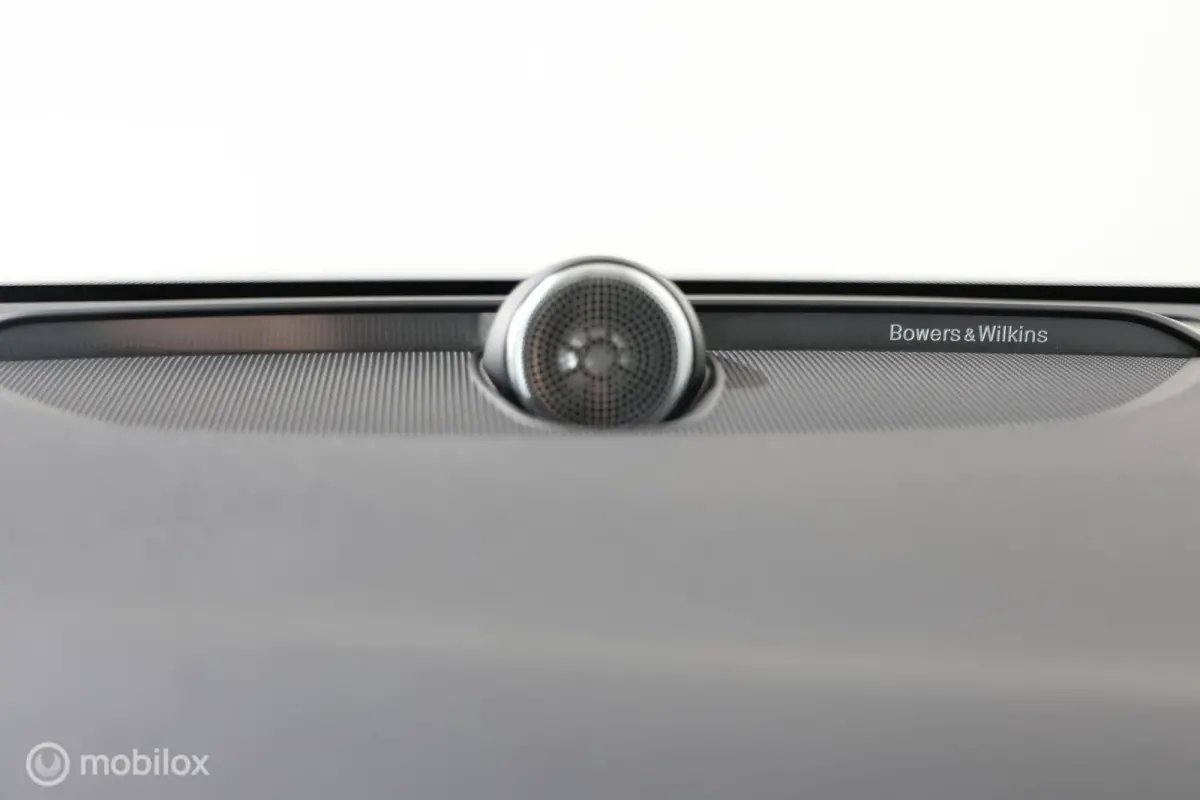2.0 T6 Recharge AWD R-Design - Pano - B&W audio - Semi-elektrische trekhaak
