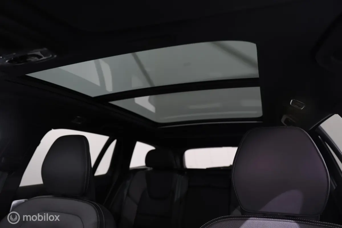 2.0 T6 Recharge AWD R-Design - Pano - B&W audio - Semi-elektrische trekhaak