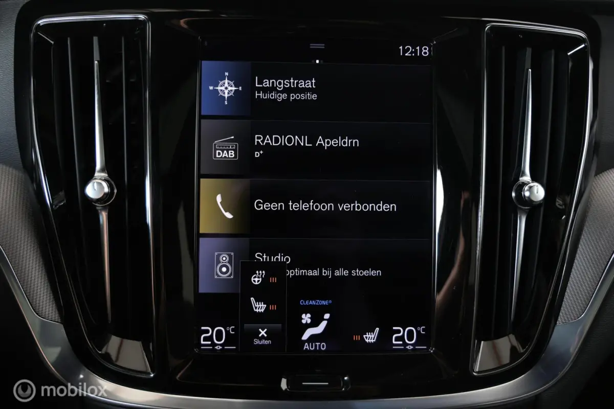 2.0 T6 Recharge AWD R-Design - Pano - B&W audio - Semi-elektrische trekhaak