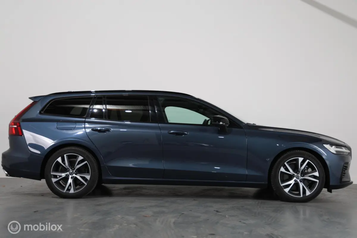 2.0 T6 Recharge AWD R-Design - Pano - B&W audio - Semi-elektrische trekhaak