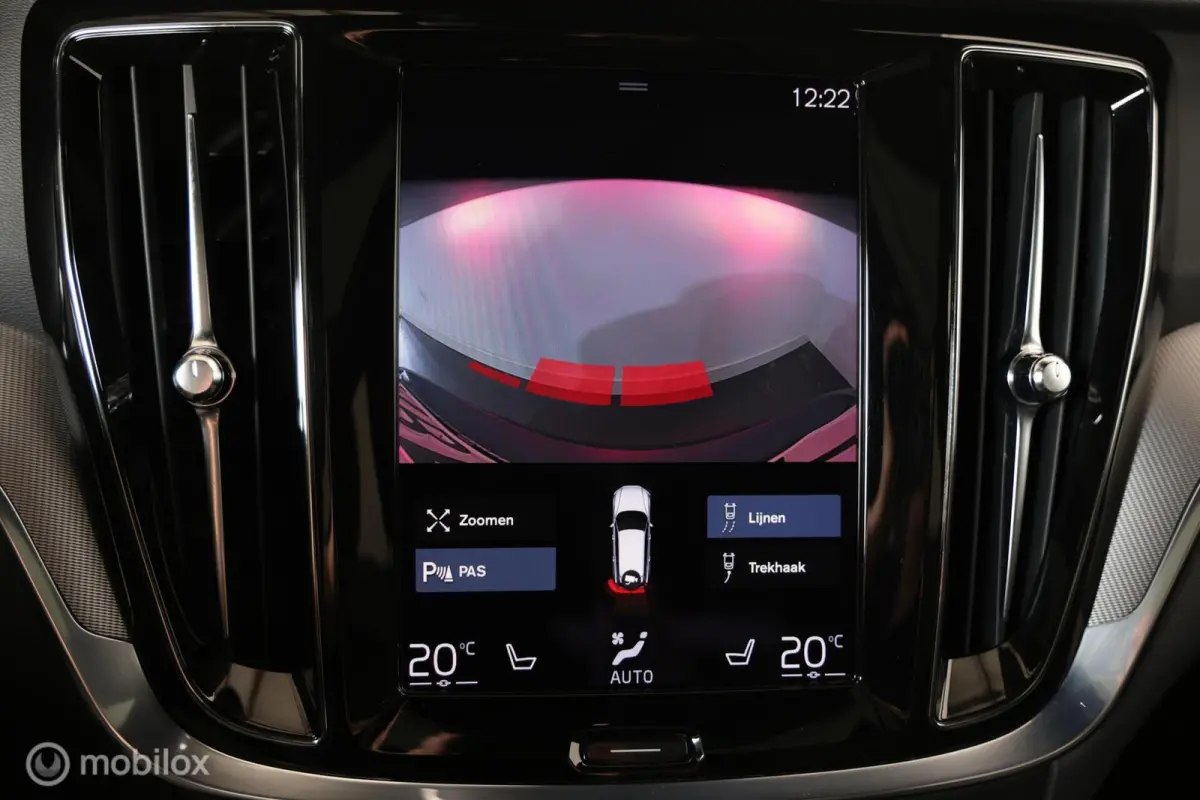 2.0 T6 Recharge AWD R-Design - Pano - B&W audio - Semi-elektrische trekhaak