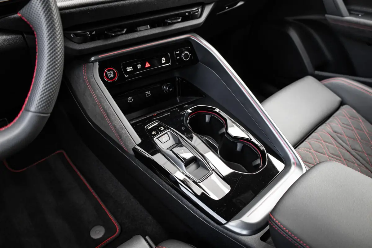 2.0 e-hybrid 367pk quattro S edition Competition | Panoramadak | B&O | 22" Velgen | Head-up | ACC | Tech Pro Pakket | 360 Camera