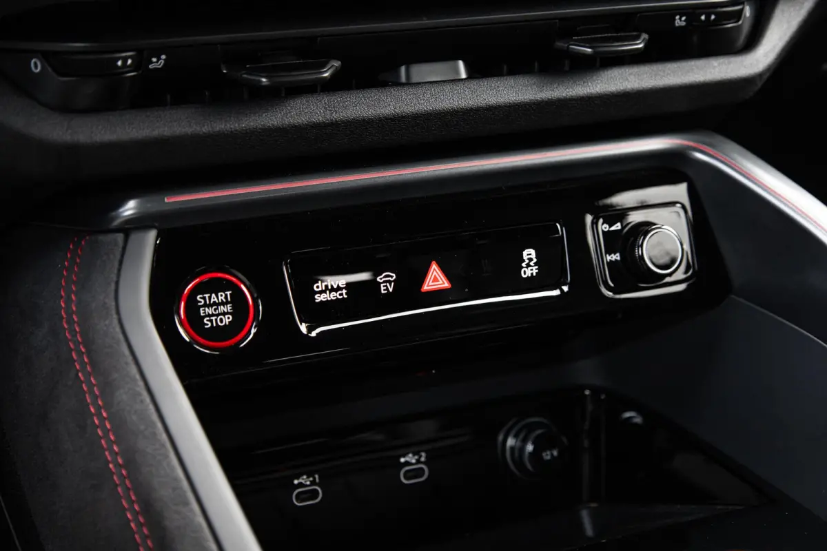 2.0 e-hybrid 367pk quattro S edition Competition | Panoramadak | B&O | 22" Velgen | Head-up | ACC | Tech Pro Pakket | 360 Camera