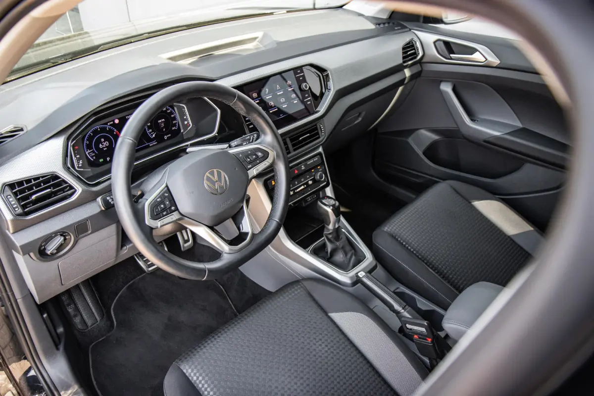 1.0 TSI 110pk DSG R-Line | 18" Velgen | Cruise Control Adaptief | Stoelverwarming