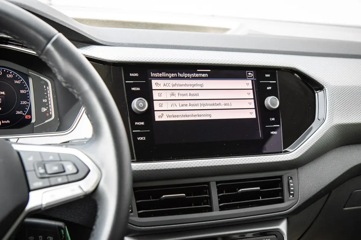 1.0 TSI 110pk DSG R-Line | 18" Velgen | Cruise Control Adaptief | Stoelverwarming
