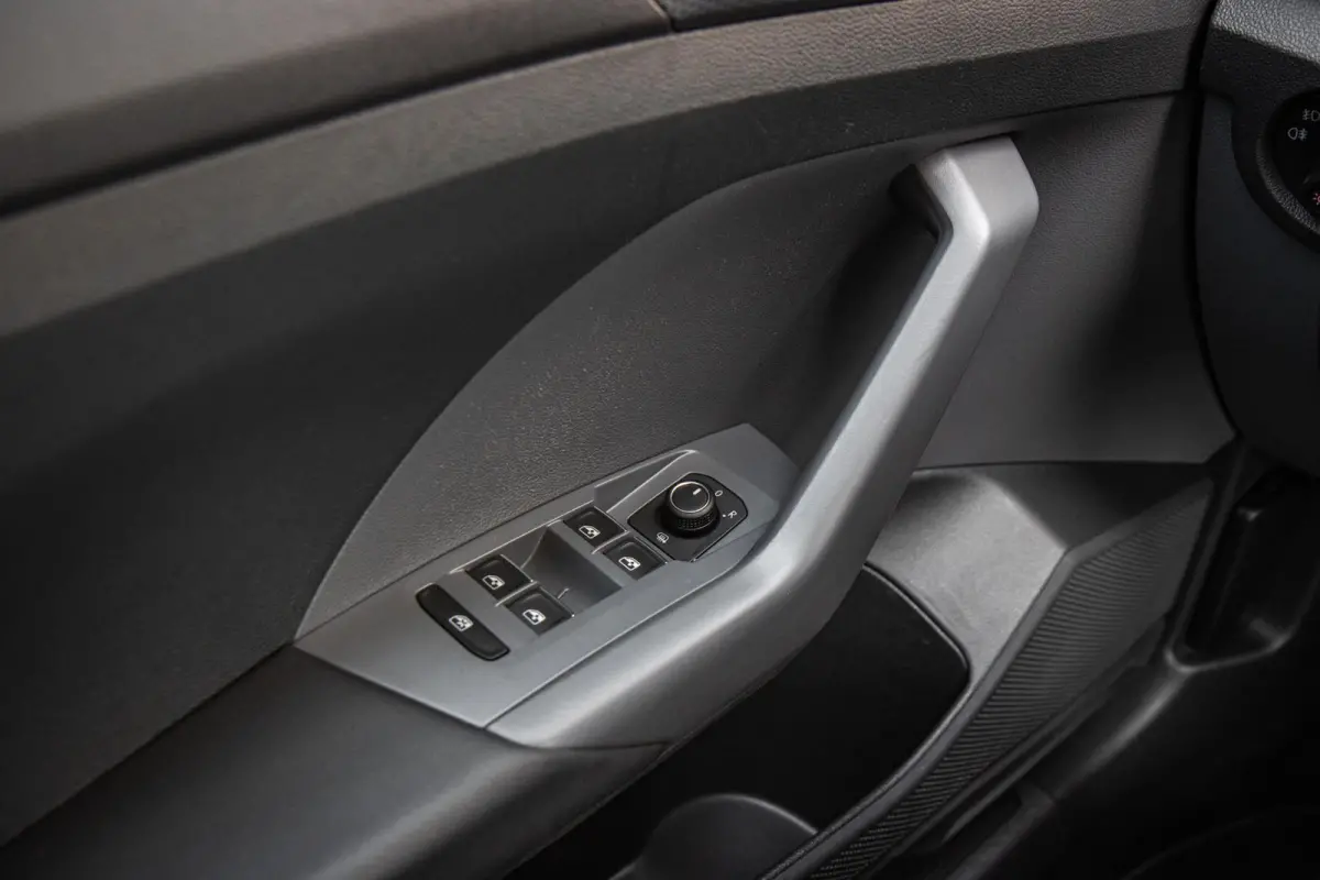 1.0 TSI 110pk DSG R-Line | 18" Velgen | Cruise Control Adaptief | Stoelverwarming