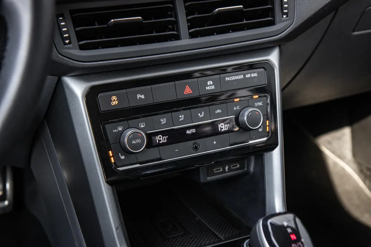 1.0 TSI 110pk DSG R-Line | 18" Velgen | Cruise Control Adaptief | Stoelverwarming