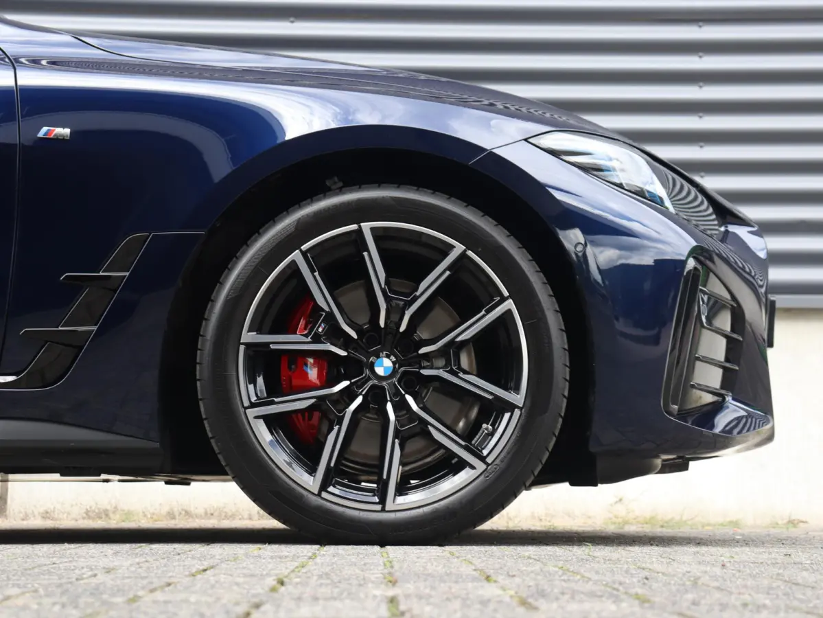 xDrive40 | M Sportpakket Pro | Panodak | Trekhaak | Elektr. Stoelen | Head-Up | Parking Assistant Plus | Adaptive Cruise Control | Harman Kardon | SOH 100% | 19'' LMV