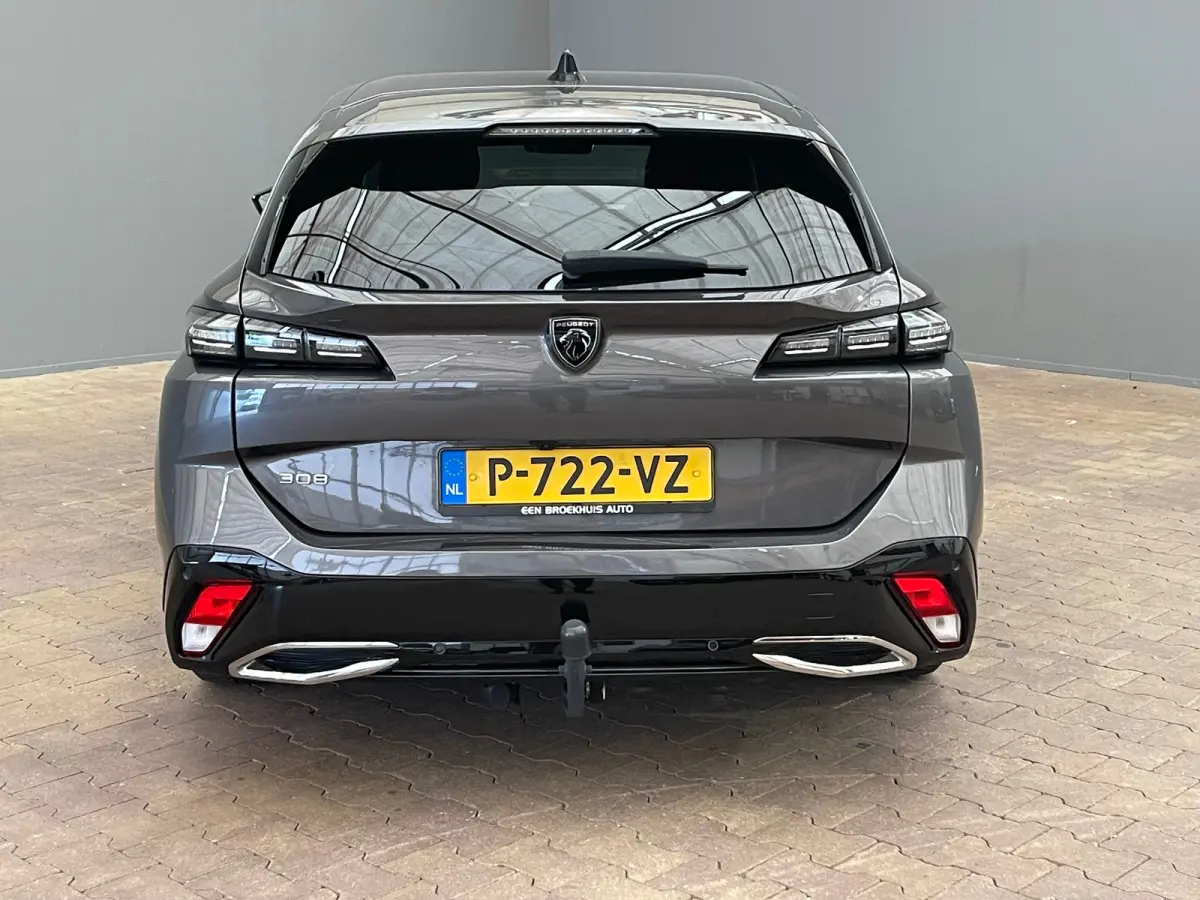 1.2 PureTech Allure Camera | Adaptieve Cruise | Parkeersensoren | 17" Lichtmetaal | Navigatie | Leder/Stof | Achteruitrijcamera | Apple Carplay/Android Auto|telefoonintegratie premium | Crui