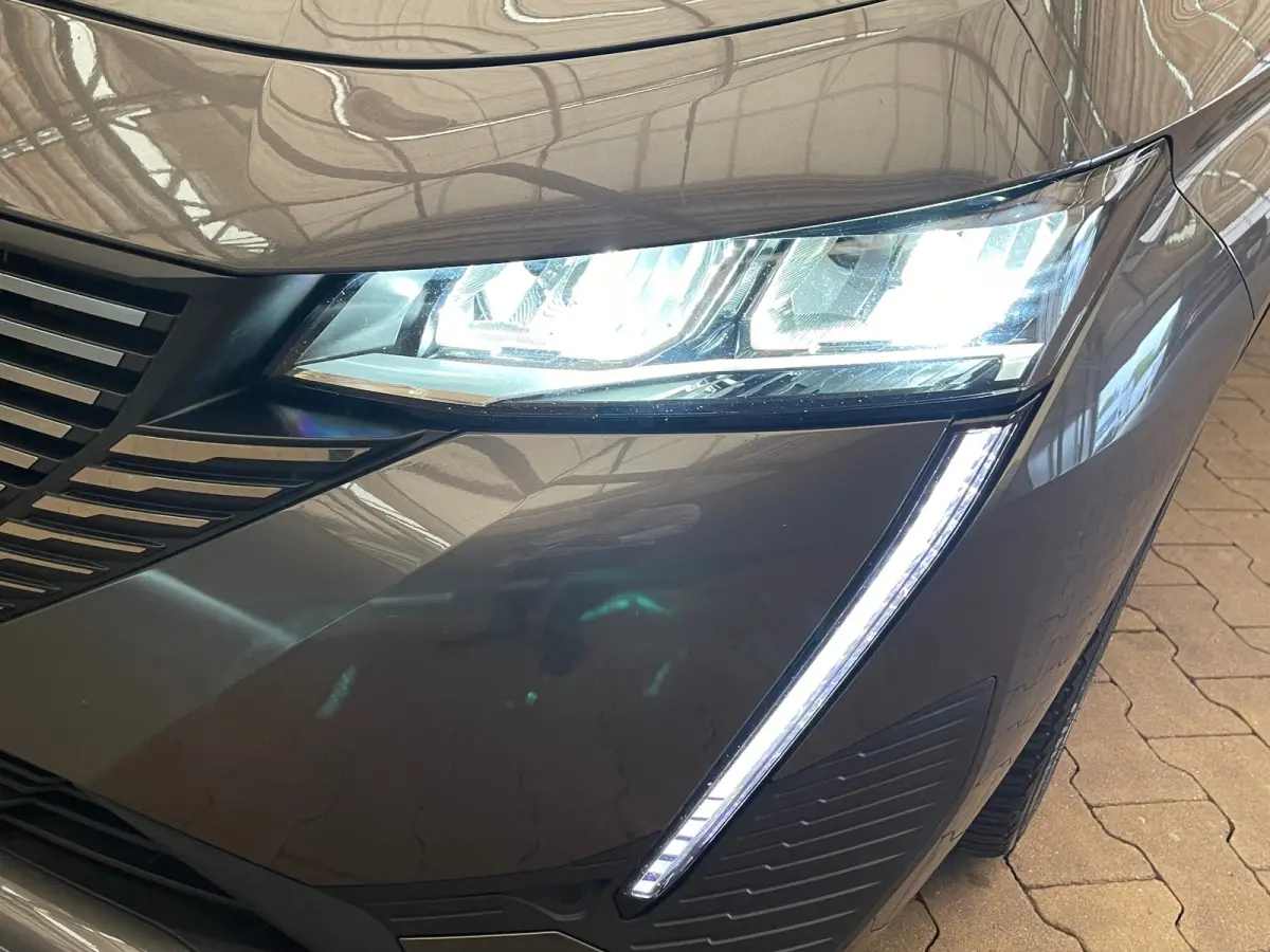 1.2 PureTech Allure Camera | Adaptieve Cruise | Parkeersensoren | 17" Lichtmetaal | Navigatie | Leder/Stof | Achteruitrijcamera | Apple Carplay/Android Auto|telefoonintegratie premium | Crui