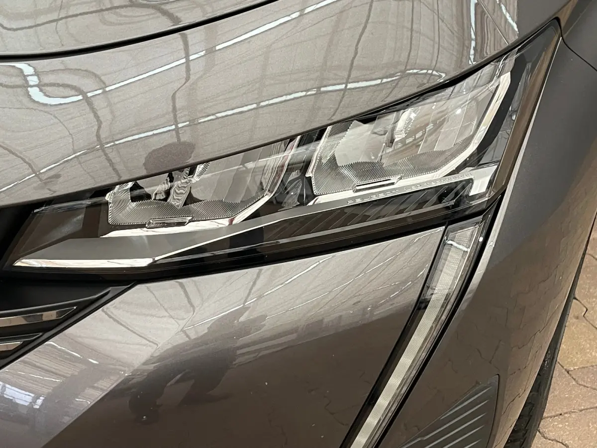 1.2 PureTech Allure Camera | Adaptieve Cruise | Parkeersensoren | 17" Lichtmetaal | Navigatie | Leder/Stof | Achteruitrijcamera | Apple Carplay/Android Auto|telefoonintegratie premium | Crui