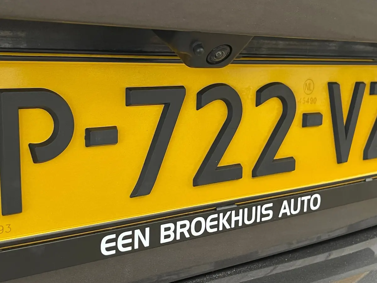 1.2 PureTech Allure Camera | Adaptieve Cruise | Parkeersensoren | 17" Lichtmetaal | Navigatie | Leder/Stof | Achteruitrijcamera | Apple Carplay/Android Auto|telefoonintegratie premium | Crui