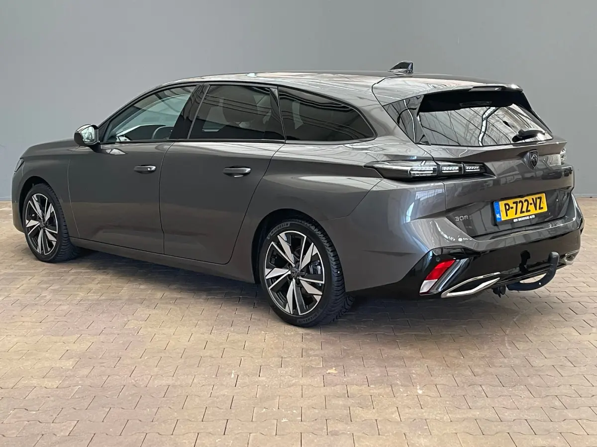 1.2 PureTech Allure Camera | Adaptieve Cruise | Parkeersensoren | 17" Lichtmetaal | Navigatie | Leder/Stof | Achteruitrijcamera | Apple Carplay/Android Auto|telefoonintegratie premium | Crui
