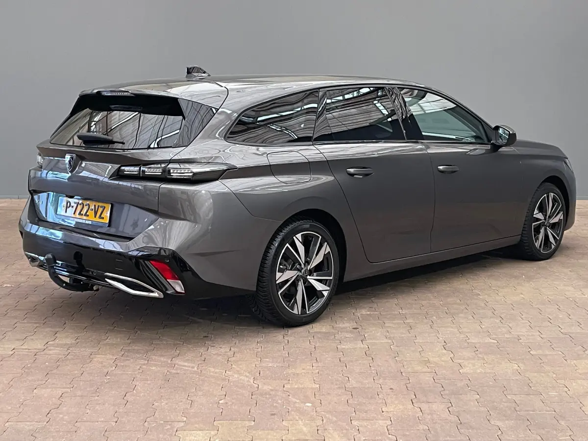 1.2 PureTech Allure Camera | Adaptieve Cruise | Parkeersensoren | 17" Lichtmetaal | Navigatie | Leder/Stof | Achteruitrijcamera | Apple Carplay/Android Auto|telefoonintegratie premium | Crui