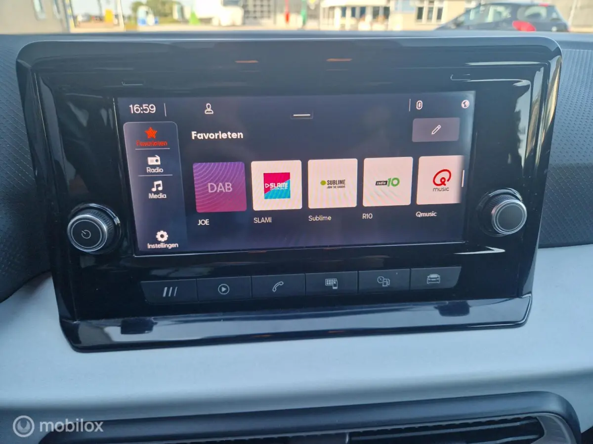 1.0 EcoTSI Style Business Intense