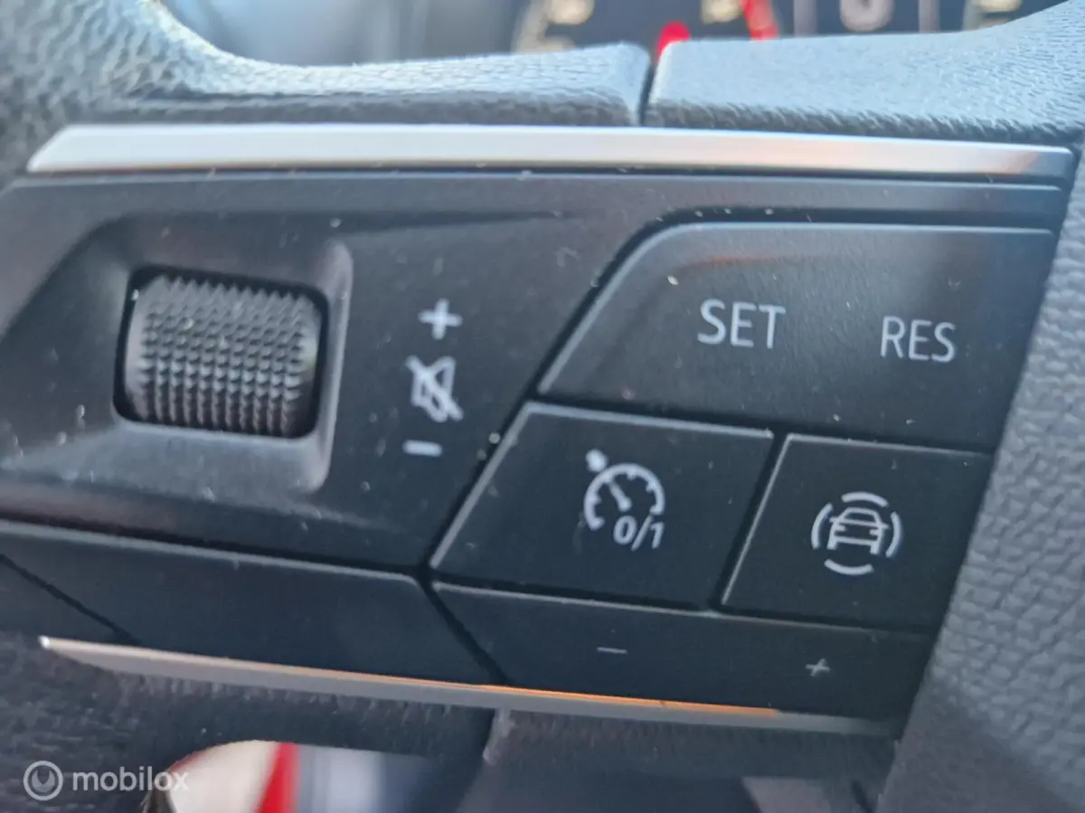 1.0 EcoTSI Style Business Intense