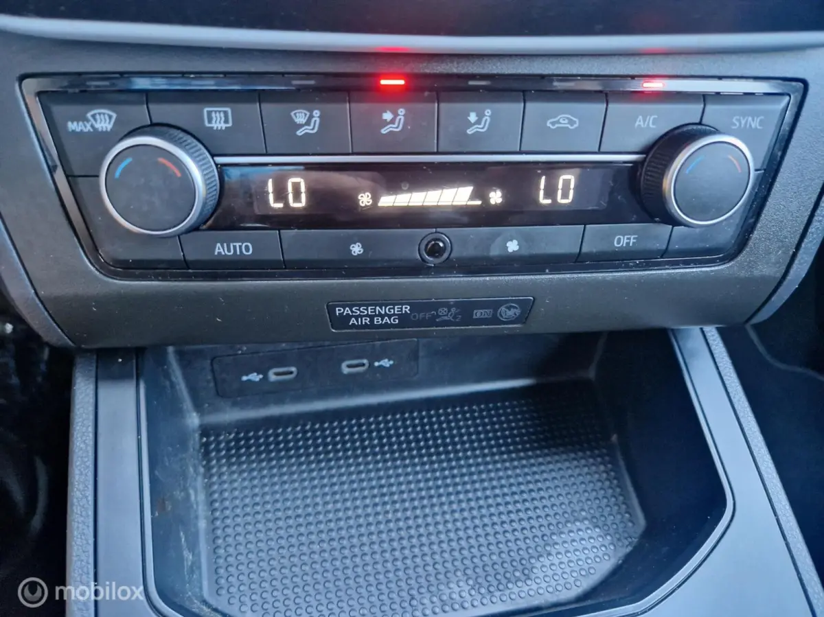 1.0 EcoTSI Style Business Intense